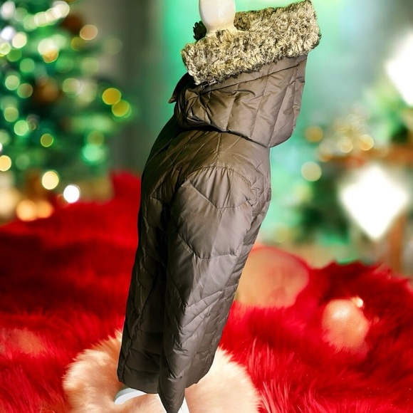 Eddie Bauer ‘Lodge’ Goose Down-Filled Winter Parka in Chocolate Brown Size M - Picture 8 of 16